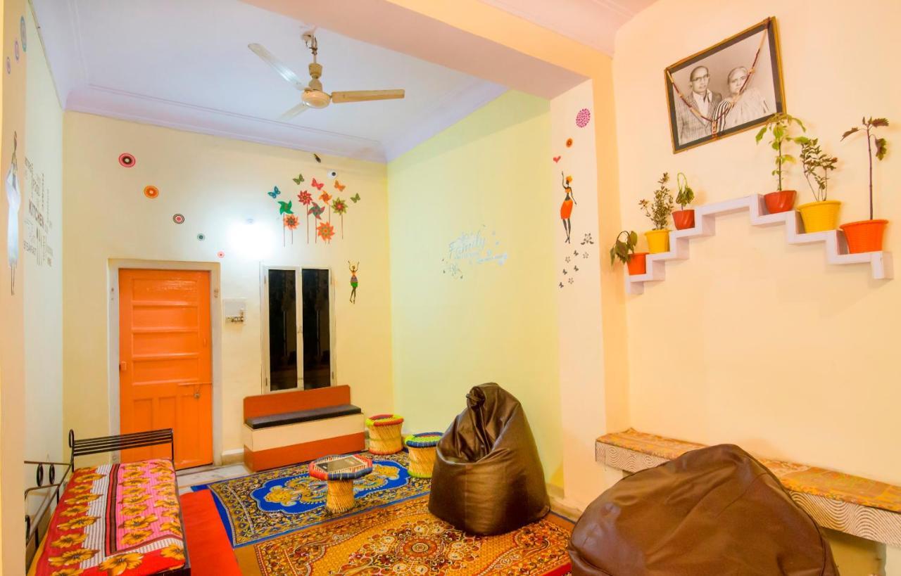 Pink City Hostel Jaipur Exteriör bild