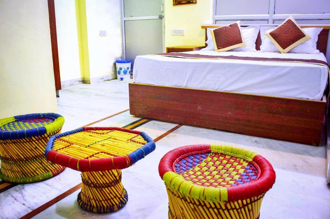 Pink City Hostel Jaipur Exteriör bild